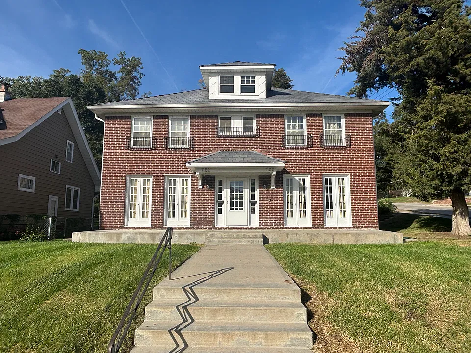 1102 S 35th Ave