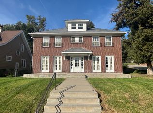 1102 S 35th Ave, Omaha, NE 68105