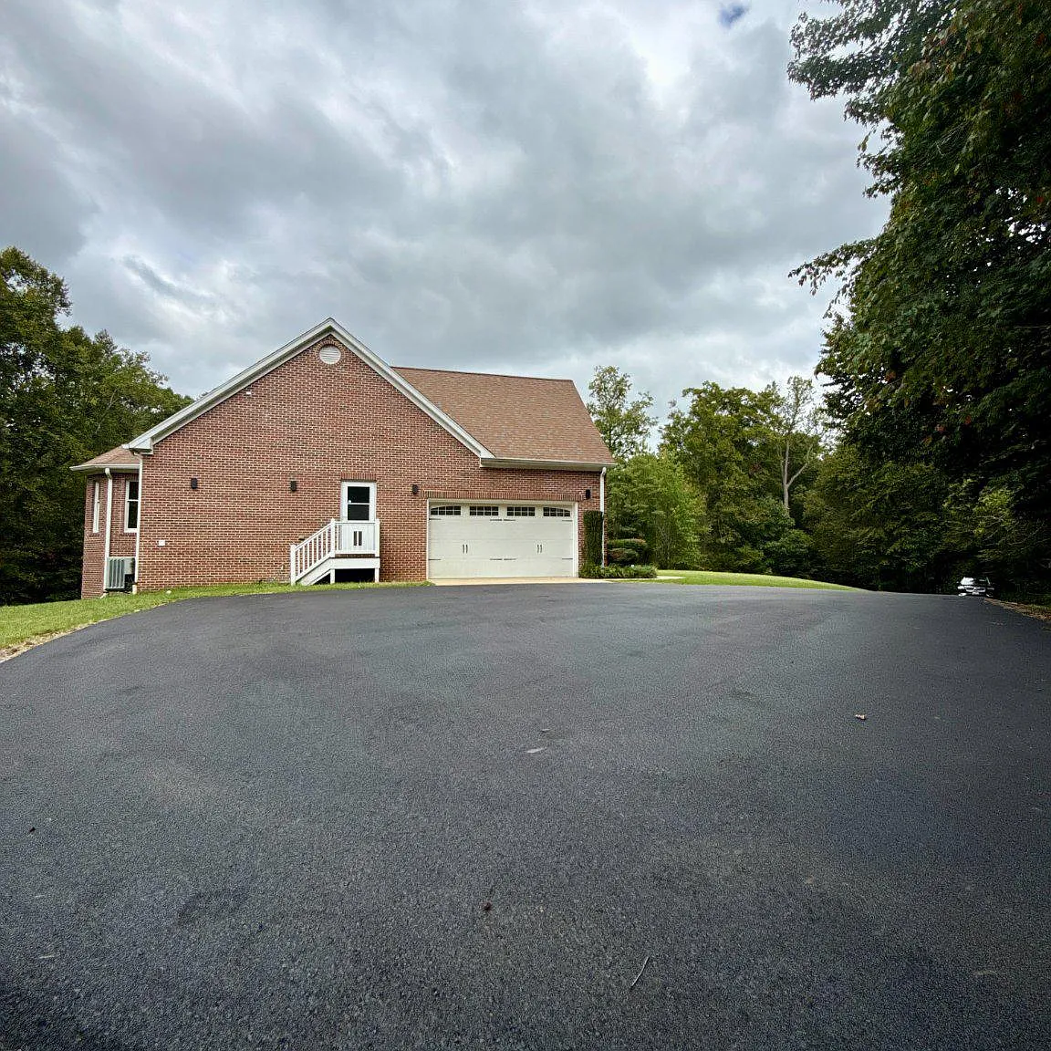 4 bed, 3.0 bath, 3437 sqft, $4,000 — Photo 4