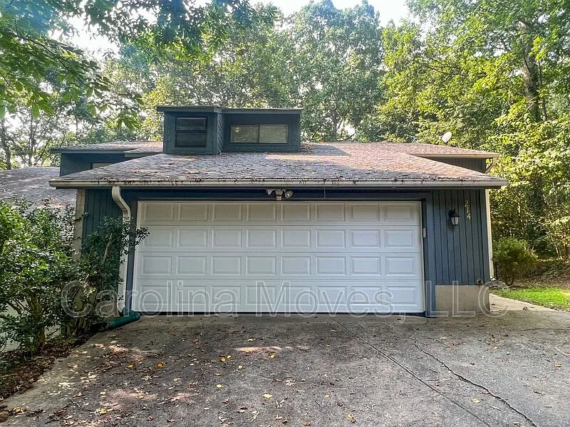 3 bed, 2.5 bath, 2000 sqft, $1,595 — Photo 2