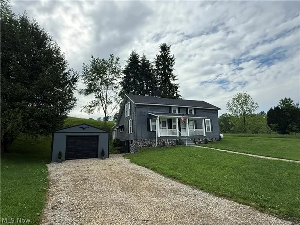 4528 Gintz Rd NE, Dover, OH 44622