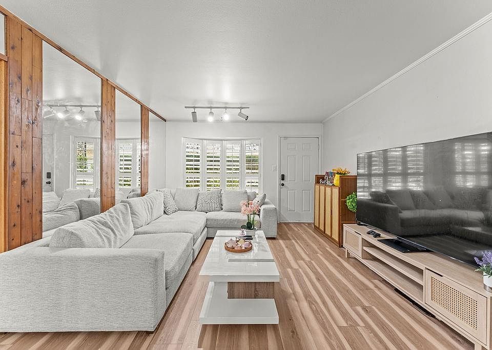 1st image of 2617 Marilee Ln #1