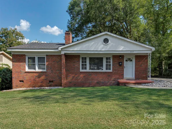 2209 Markham Ct, Charlotte, NC 28205