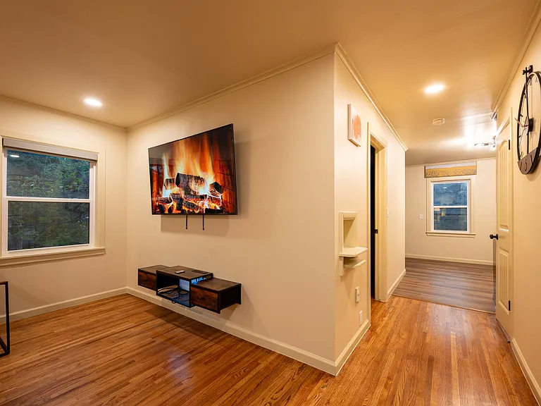 718 S Columbia Ave #A — Photo 46