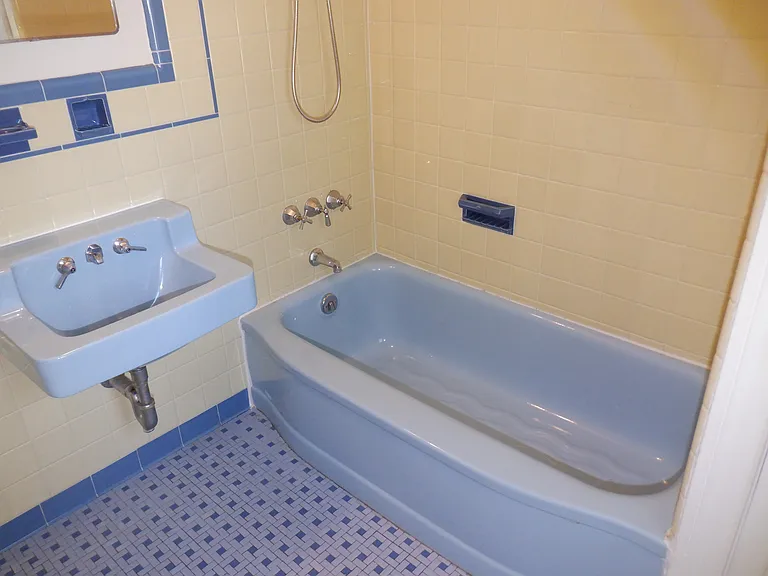 1709 Oak Ave — Photo 4