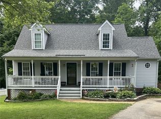 2755 Knobbly Ct, Chester, VA 23831