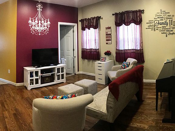 5th image of 27 Cedar Ave Floor 1