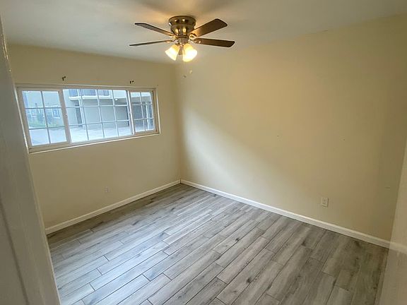 4th image of 1023 S Osage Ave #12A