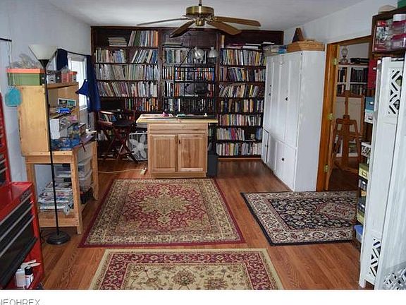 5th image of 123 N Market St
