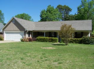 53 Lakeover Dr E, Columbus, MS 39702