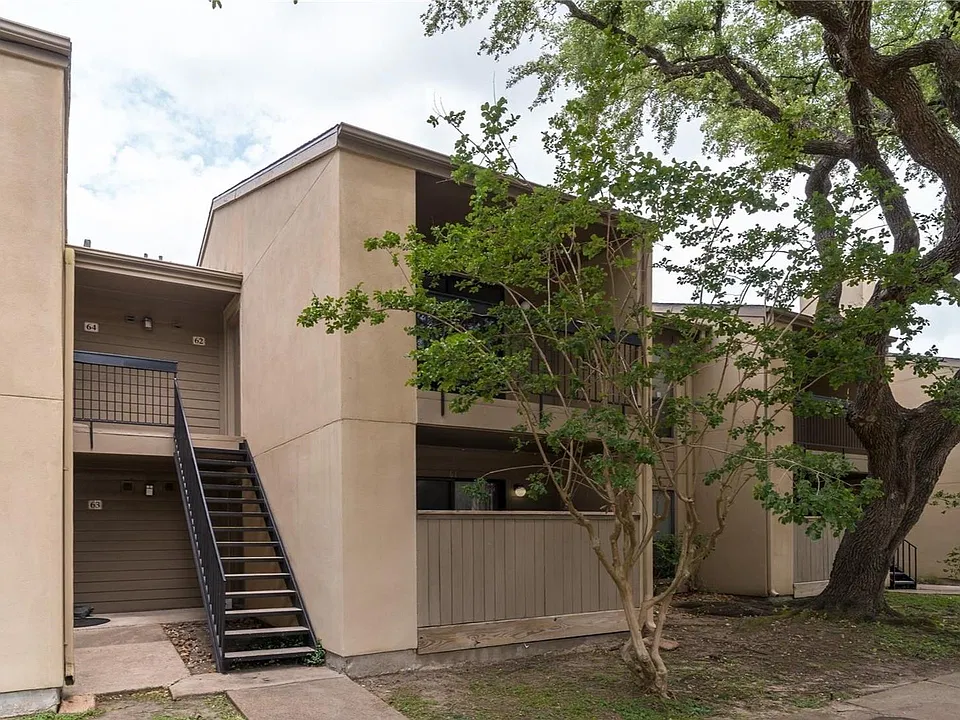 3300 Pebblebrook Dr #62