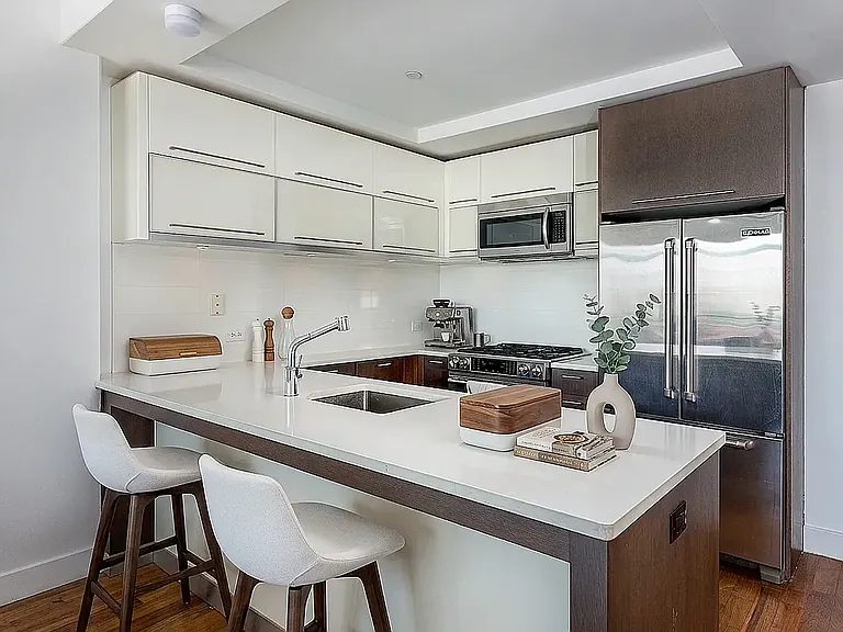 214 N 11th St #5C — Photo 4