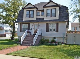 611 S Long Beach Ave, Freeport, NY 11520