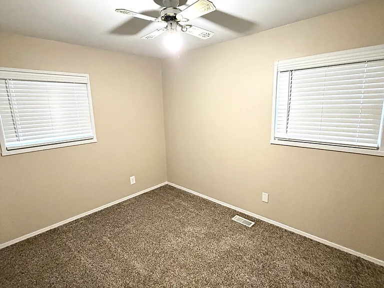 9809 Old Six Mile Ln — Photo 14
