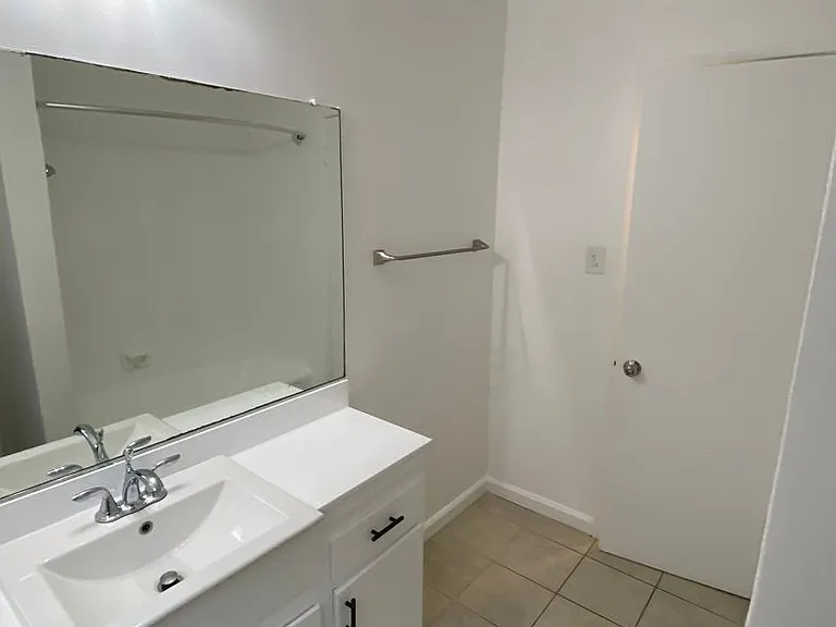 1019 Stanley Ave #1029 — Photo 40