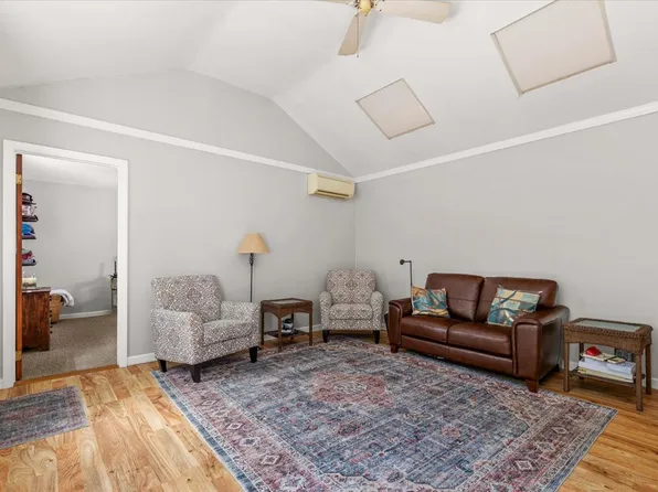 190 Prall Avenue image 5 of 24