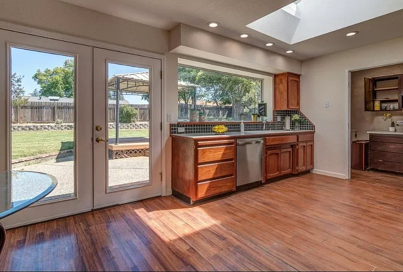 3 bed, 1100 sqft, $2,500 — Photo 1