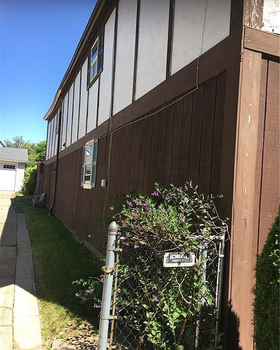 2nd image of 35 Harriet Ave