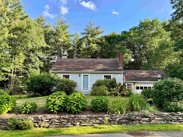 25 Kingsbury Street, Derry, NH 03038