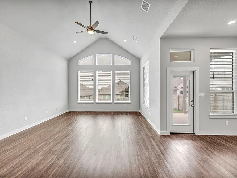 121 High Plains Dr — Photo 9