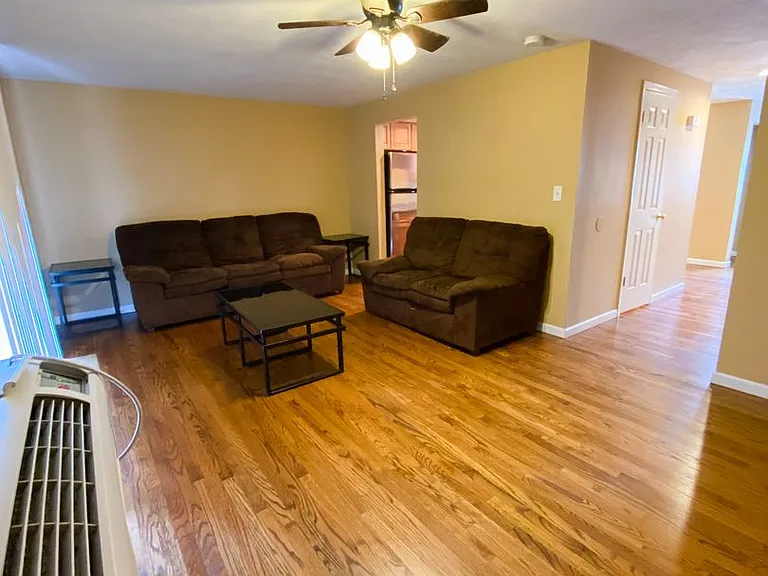 209 Robert Dr — Photo 10