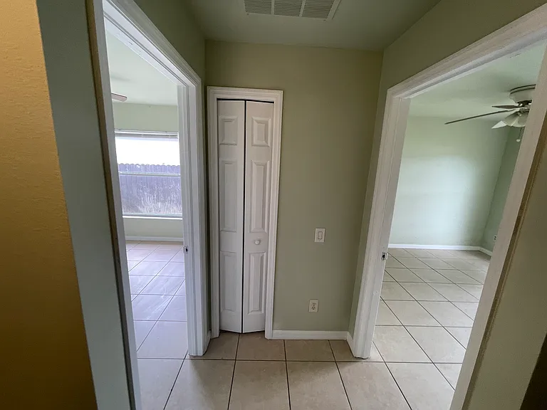 1637 NW 6th Pl — Photo 24
