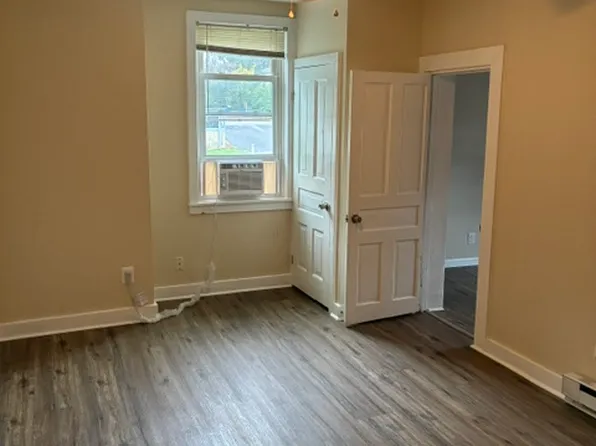 108 E Main St APT 4, Westminster, MD 21157