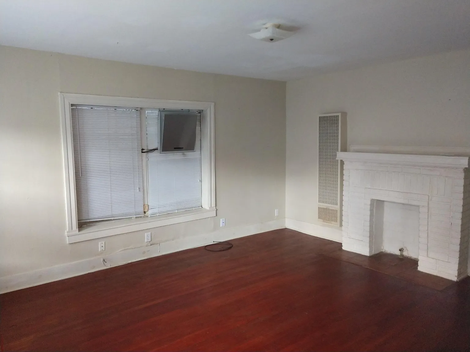1 bed, 850 sqft, $1,195 — Photo 2