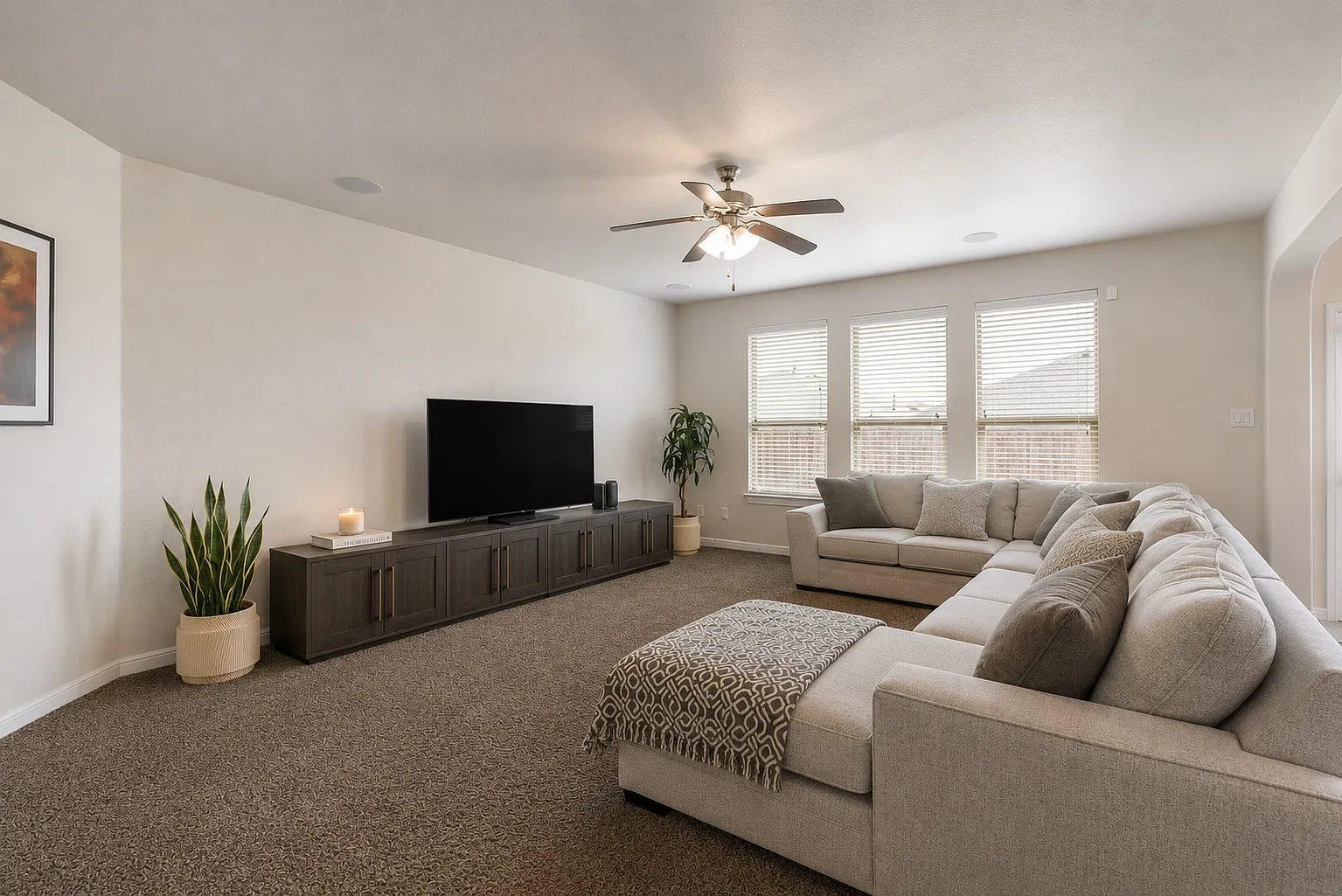 3 bed, 1695 sqft, $2,400 — Photo 3
