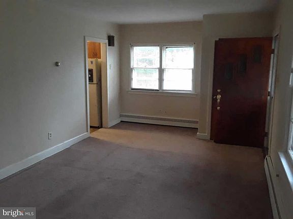 3rd image of 28 Linden St