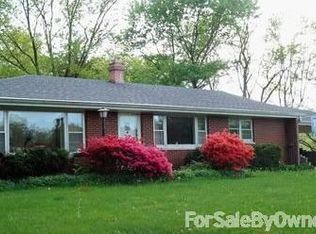 86 Mulberry St, New Burnside, IL 62967