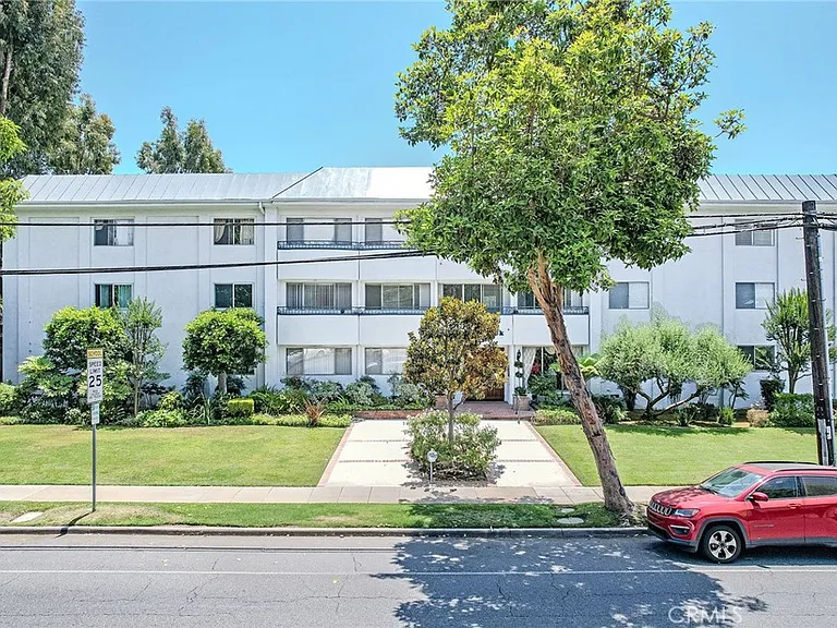 972 E California Blvd #202 — Photo 20