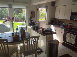 682 Roger Williams Ave, Highland Park, IL 60035