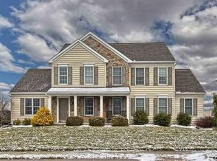 1305 Sterling Dr, York, PA 17404