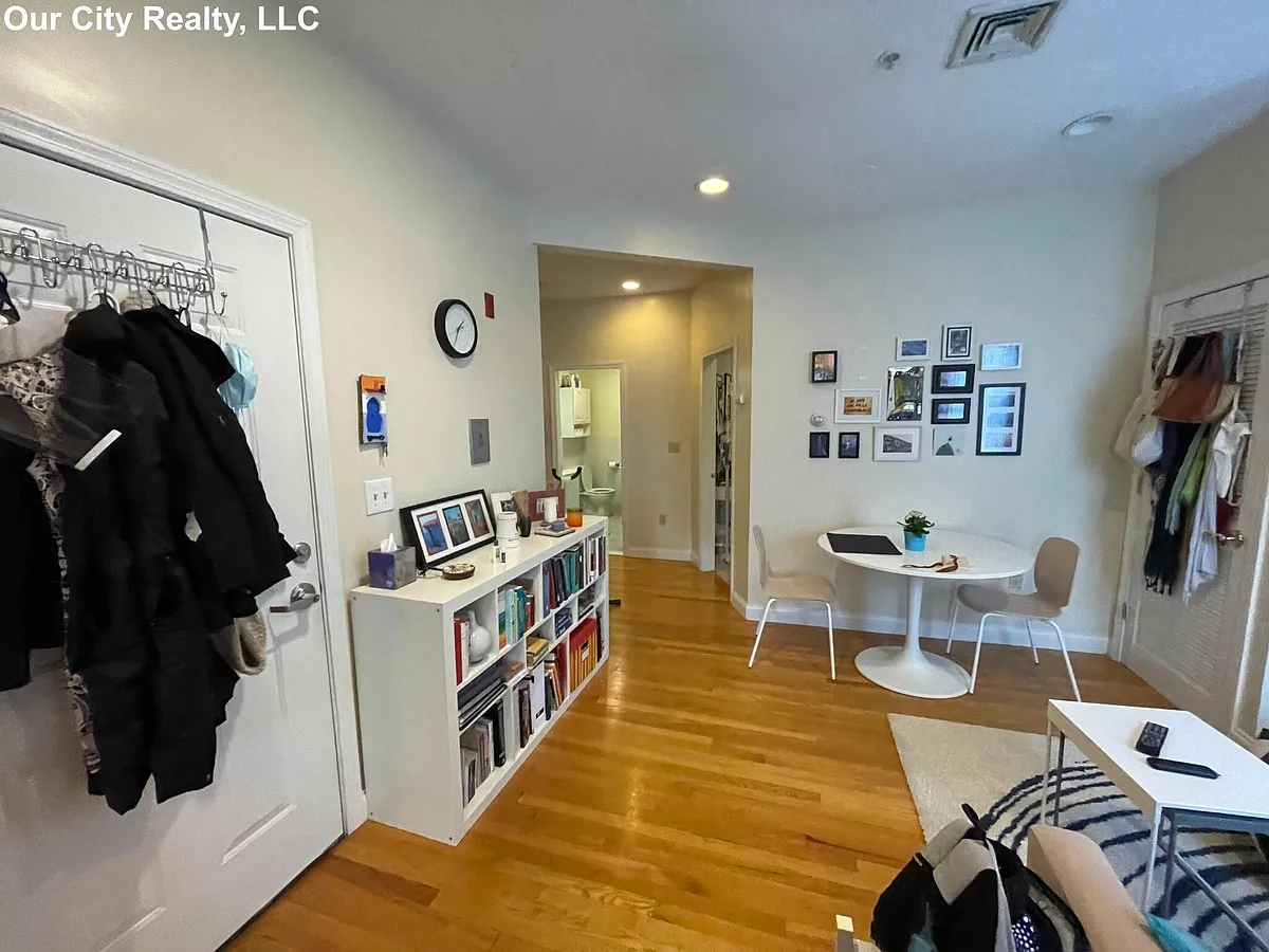 Building Photo - 466 Green St #6