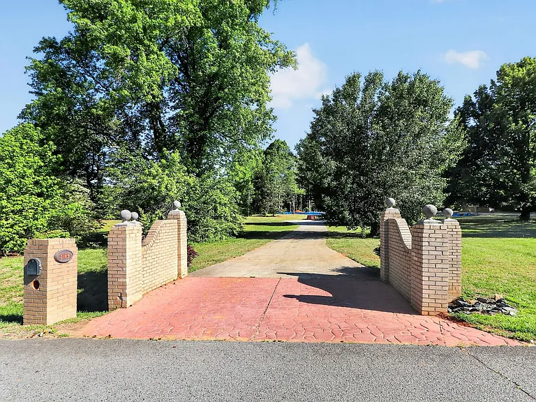 8109 Reames Rd — Photo 22