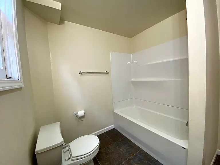 511 N Lincoln St — Photo 8
