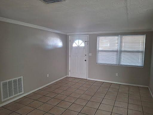 4th image of 3538 Garfield Dr