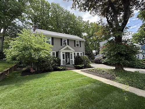 24 Beverly Rd Photo 1