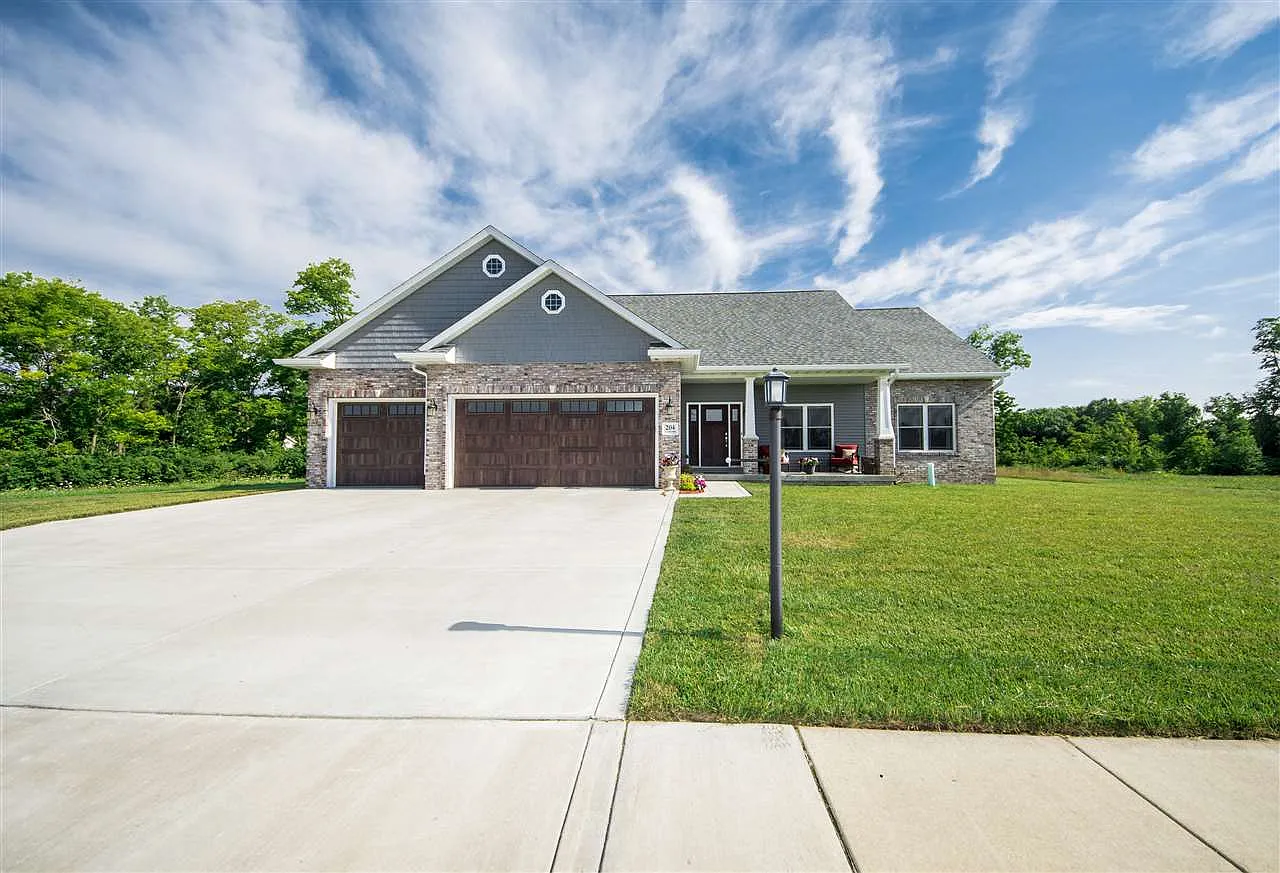 204 Abigail Ct photo 1