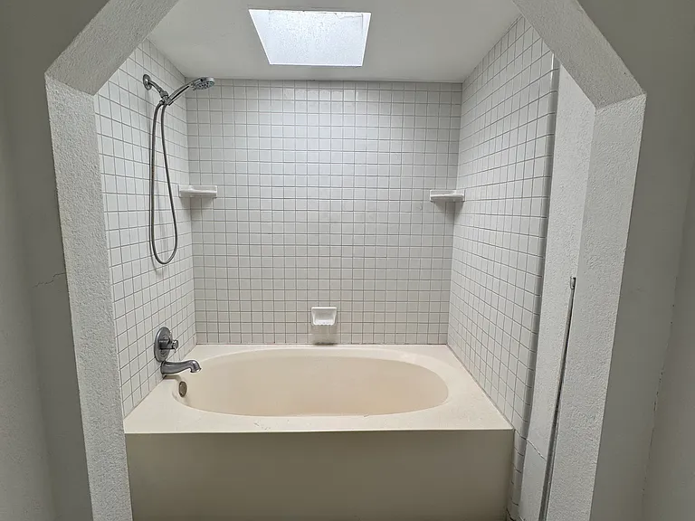 1609 E Garnet Ave — Photo 7