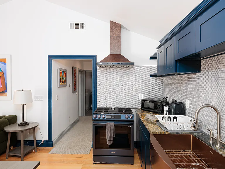 10208 S Hobart Blvd — Photo 15