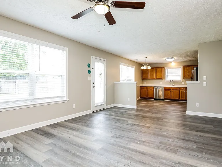 1634 Beaconcrest Cir — Photo 4