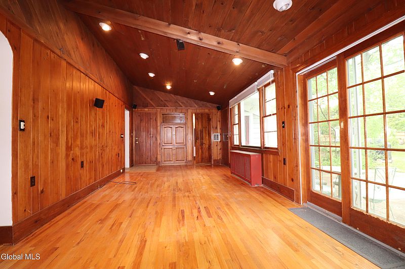 2nd image of 2132 Niskayuna Drive