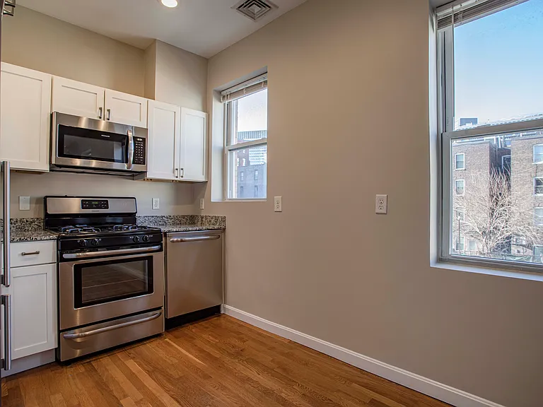 28-30 Cooper St #1 — Photo 11