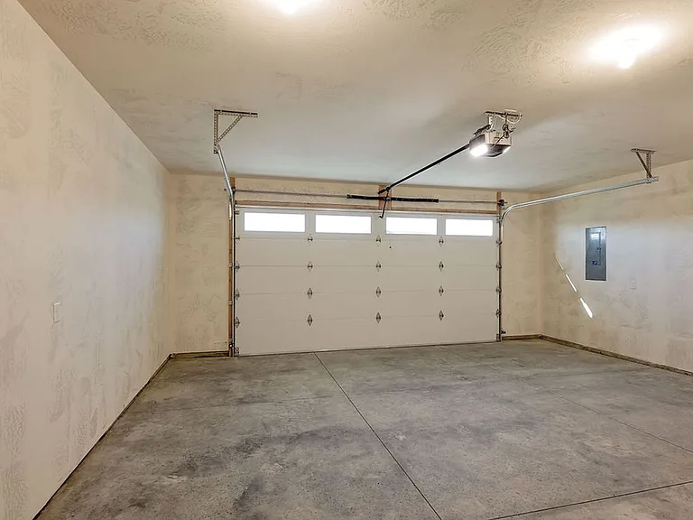 1025 Adamite Rd — Photo 30