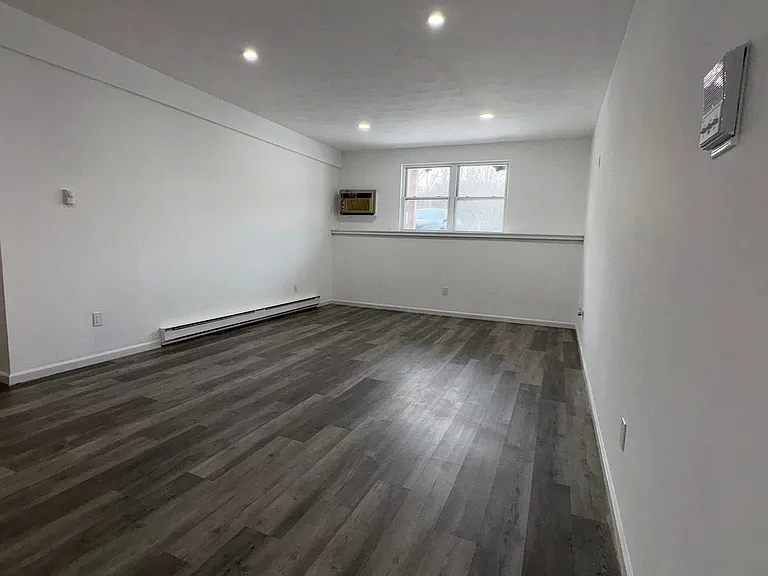 513 Emmett St #B11 — Photo 11