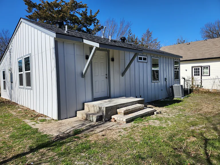 3818 Peoria St — Photo 11