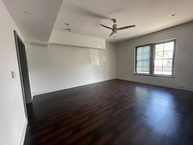 131 S Jefferson Davis Pkwy — Photo 2