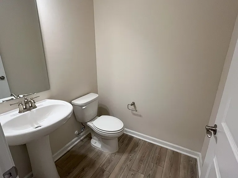 1501 Rhodes Pond St — Photo 5